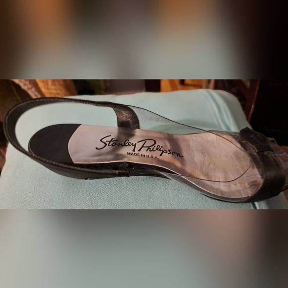 Shoes - Picture 5 of 6